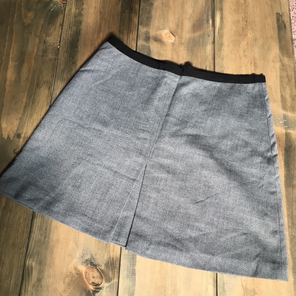 H&M grey skirt
